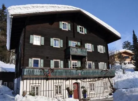 Urli Apartment *